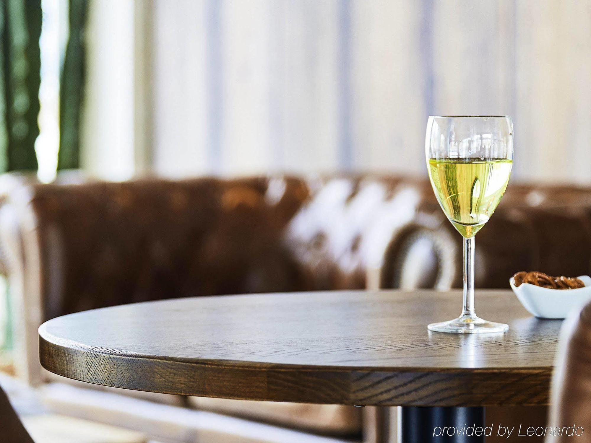 Ibis Styles Hyeres Rooftop & Spa מסעדה תמונה